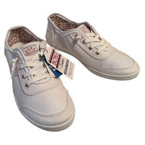 BOBS FROM SKECHERS White Canvas memory Foam Sneakers 9 **NEW**